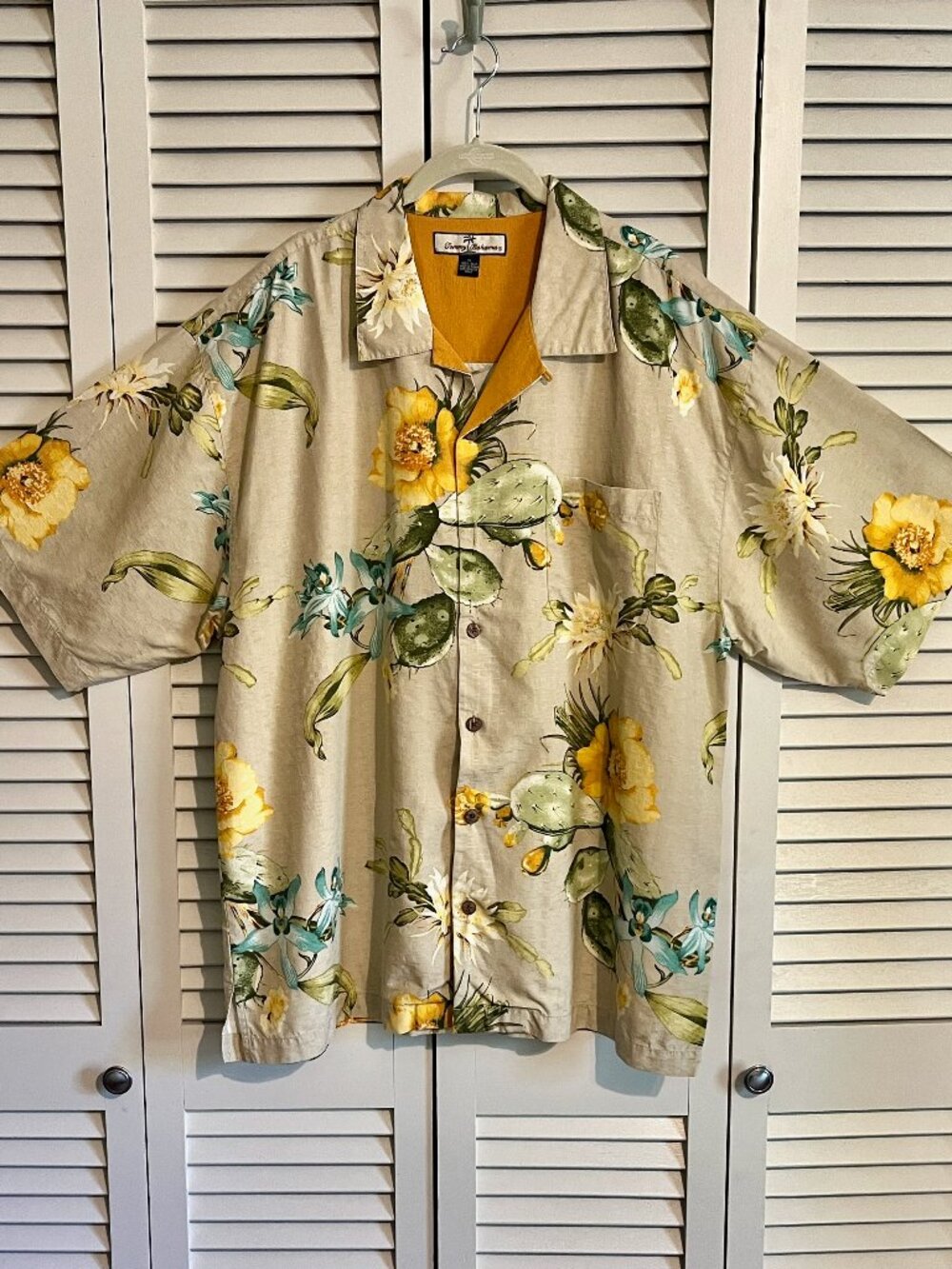 Tommy Bahama Mens Silk Shirt * Size XL * Great Cond.
